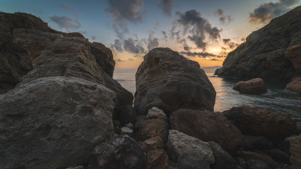 неприступный берег