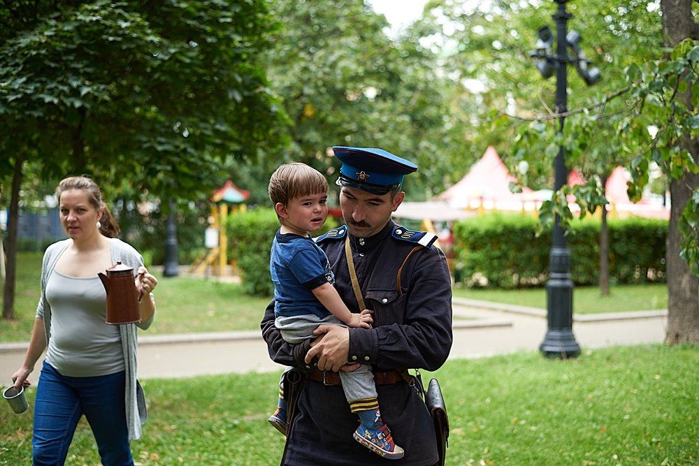 Не плачь малыш ... сейчас мы найдём твою маму ...
