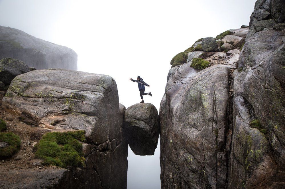 На горошине