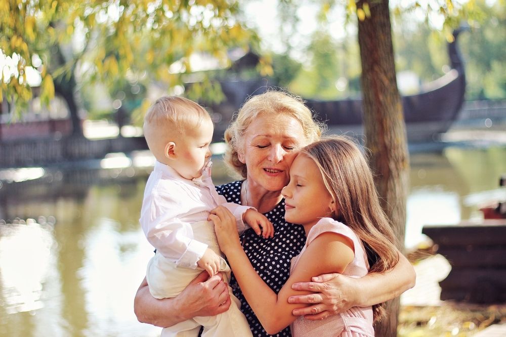 В бабушкиных руках