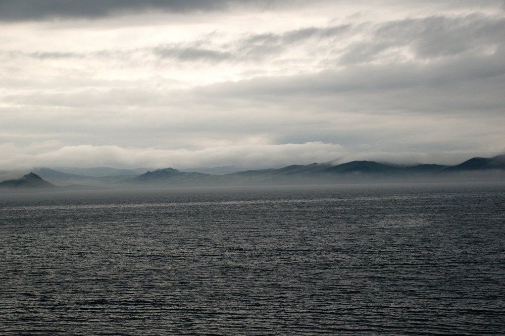 Туманное утро на озере Байкал