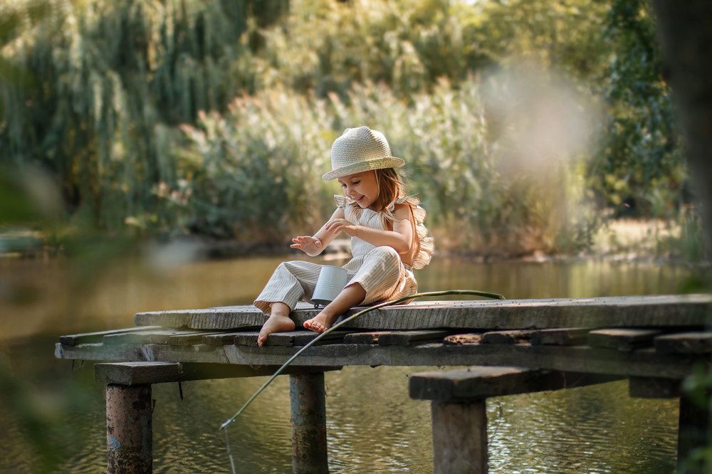 Рыбачка и ведро-барабан)