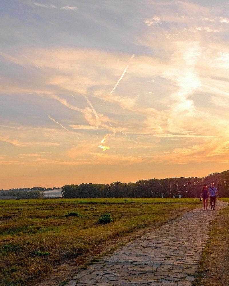 По дороге к Храму Покрова на Нерли. Закат.