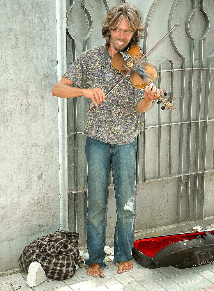 Уличный музыкант