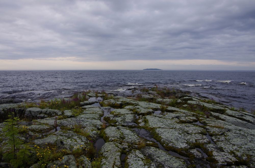 Утренний вид на остров Селькямарьянсаари