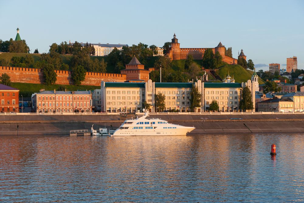 Нижегородский кремль в лучах заходящего солнца