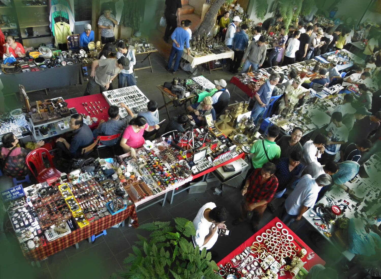 FLEA MARKET