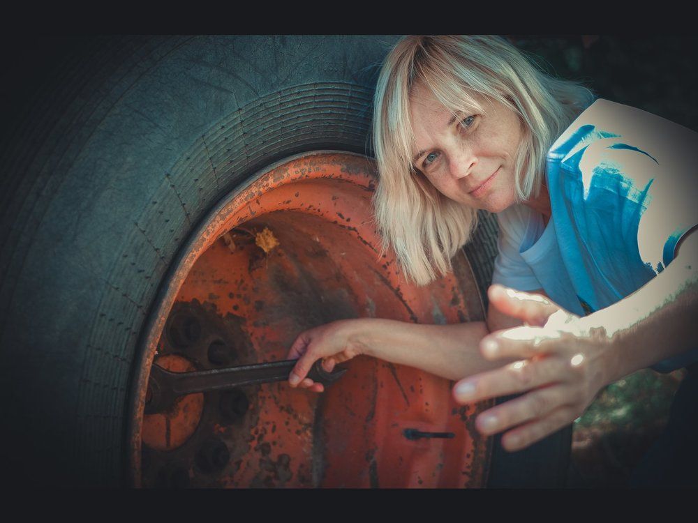 Дай кувалду и ключ побольше