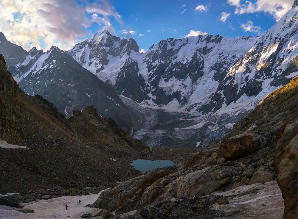 встречающие рассвет...