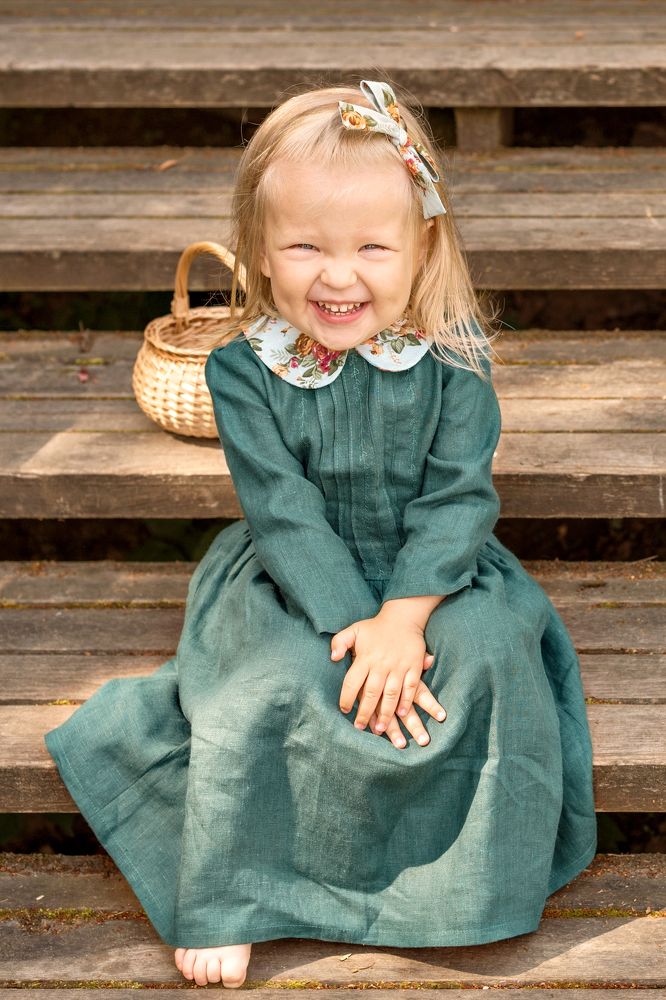 Девочка с корзинкой