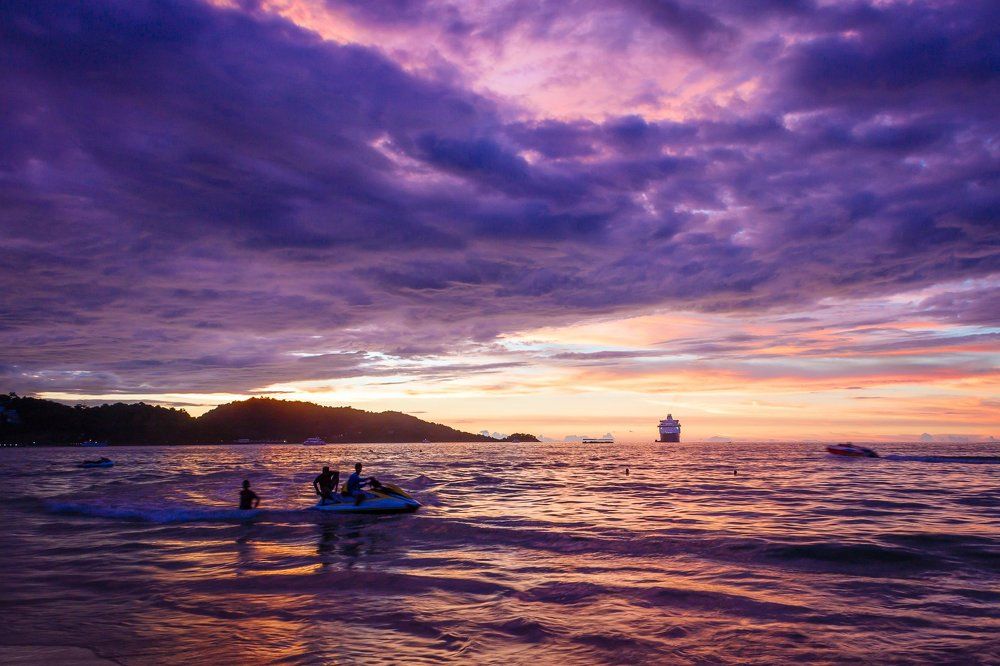 Фиолетовый пляж