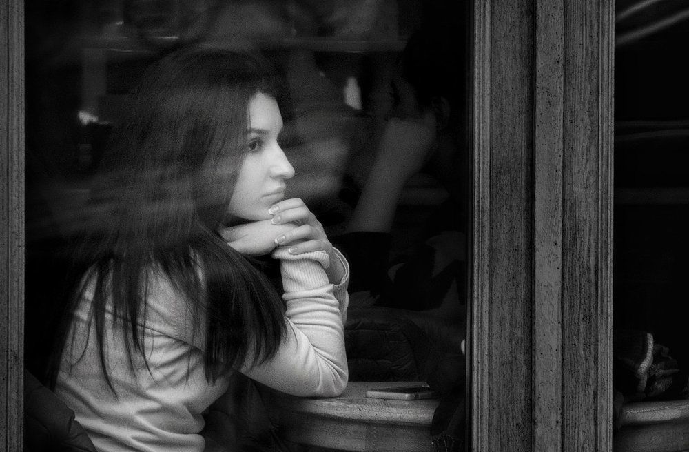 Потом придёт пора другая, Все прежние опровергая. Наступит день, отвергнув ночь И прогоняя страхи прочь. Наступит март, весна наступит И к делу весело приступит, День увеличится на треть, Заставив нас пересмотреть Своё вчерашнее решенье И к мирозданью отн