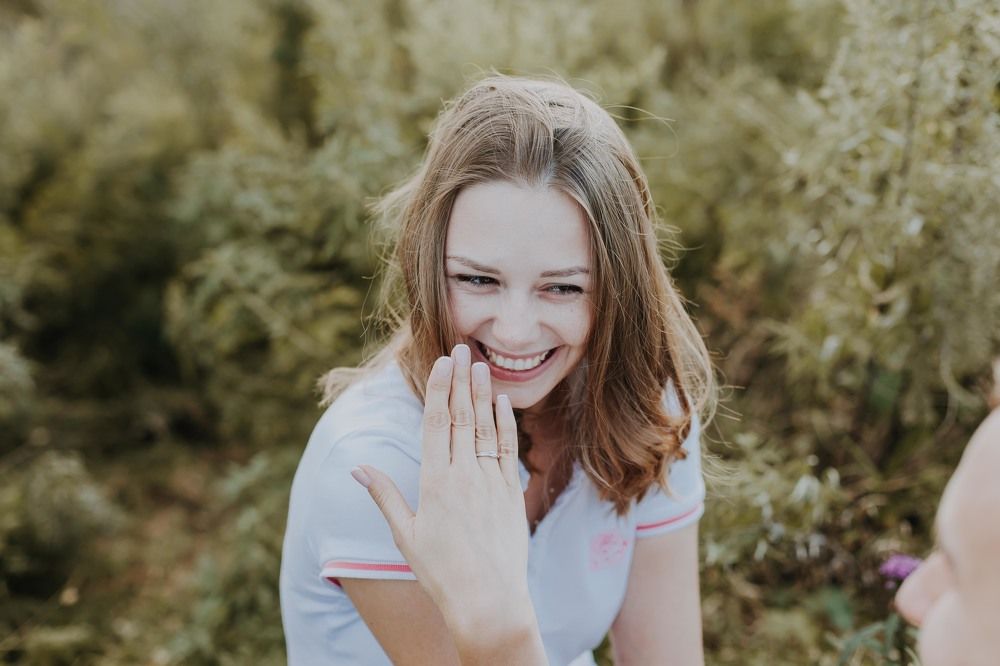 Она сказала да)