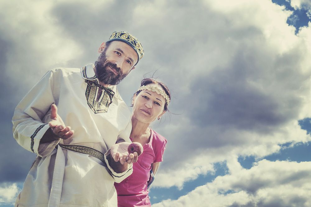 Дары приносящие