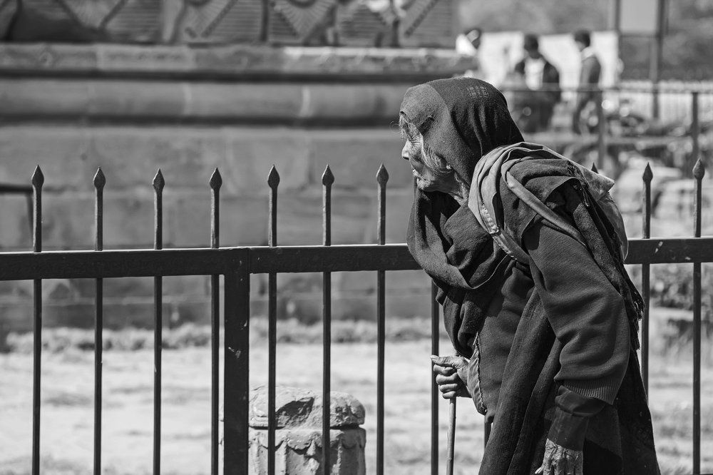 У входа в храм