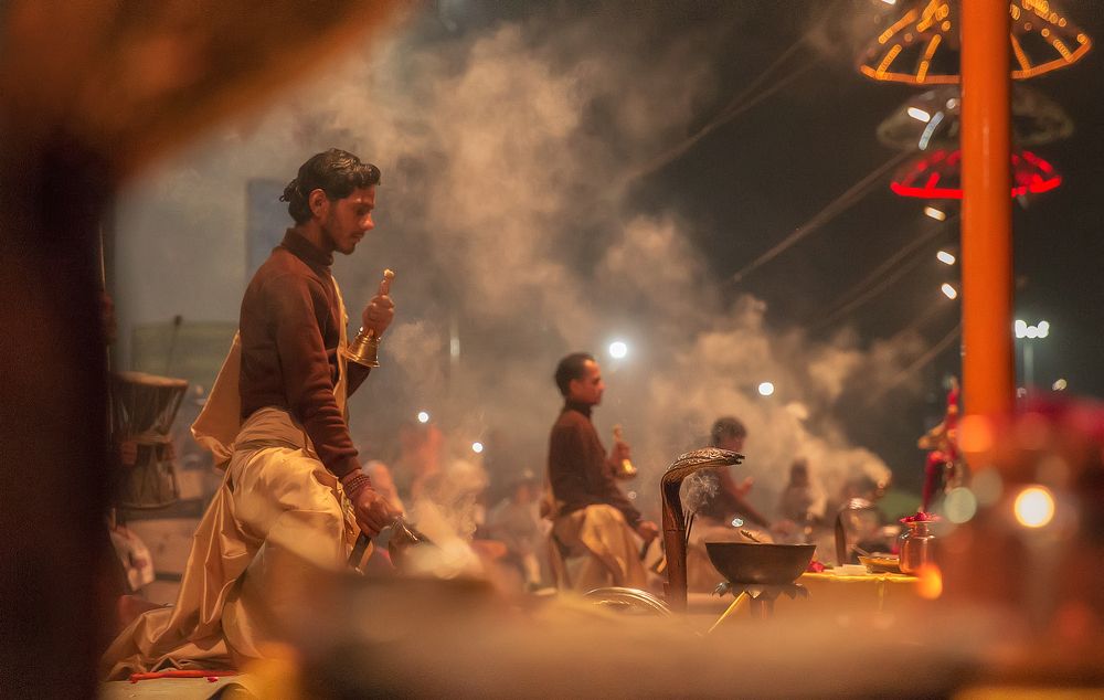 В дыму благовоний