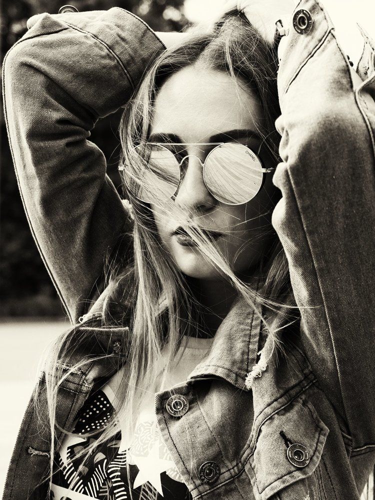 A girl with sunglasses