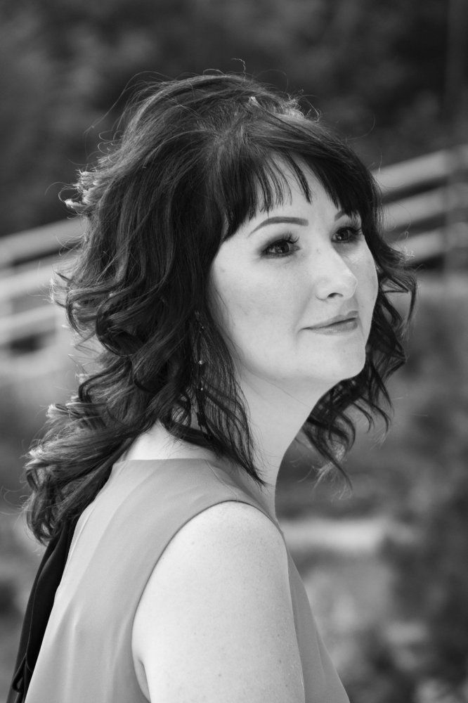 Мгновение.... задумчивость.... улыбка....