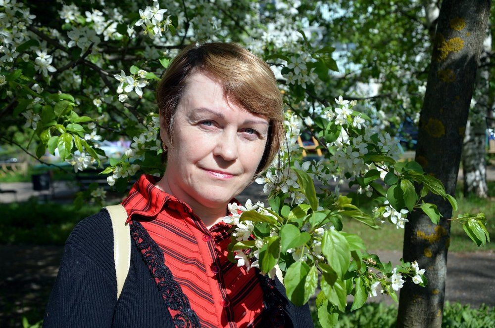 В яблоневом цвету