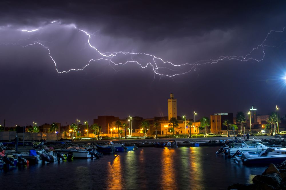 lightining Nador
