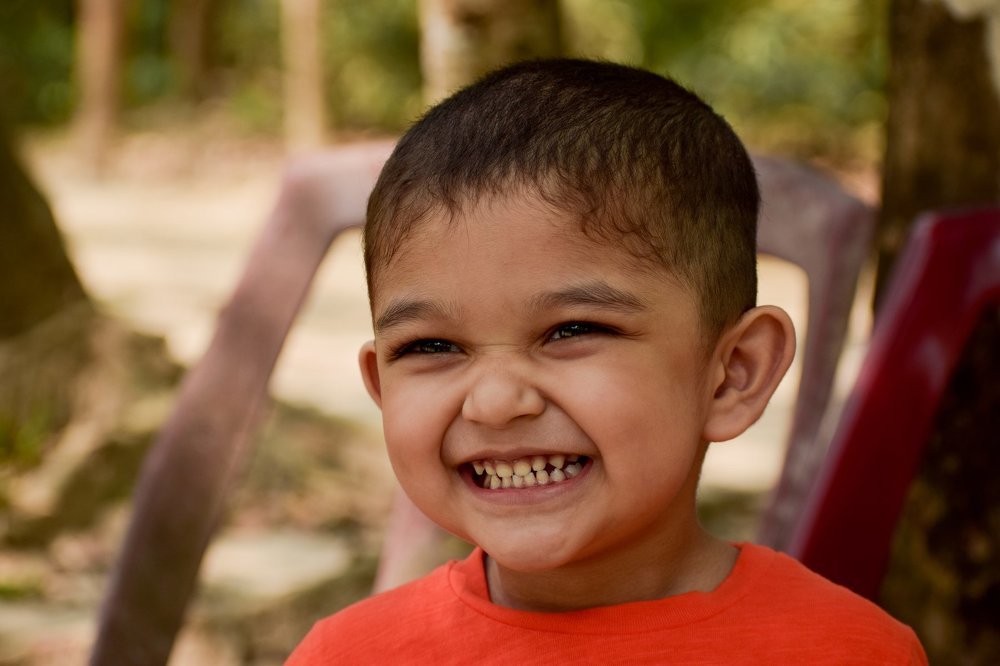 Laugh can make you happy.