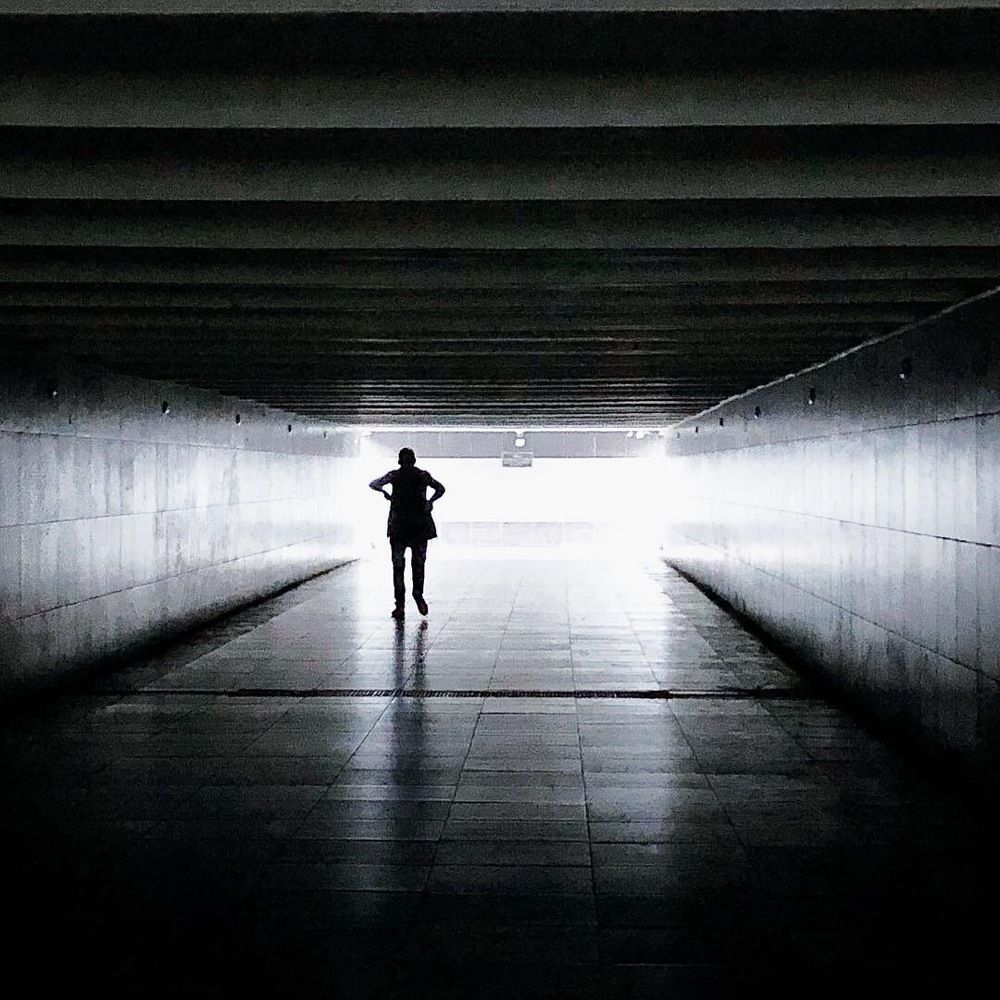 Мир - это миг между прошлым и будущим...