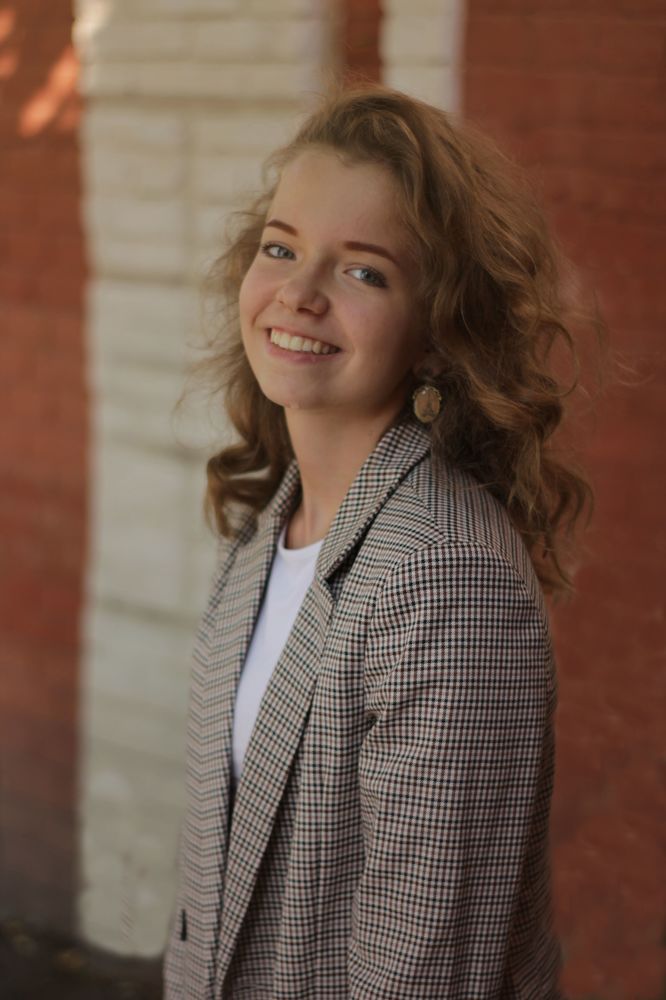 Яркая Полина