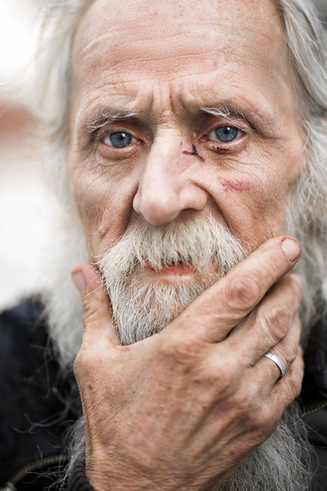 без определенного места жительства