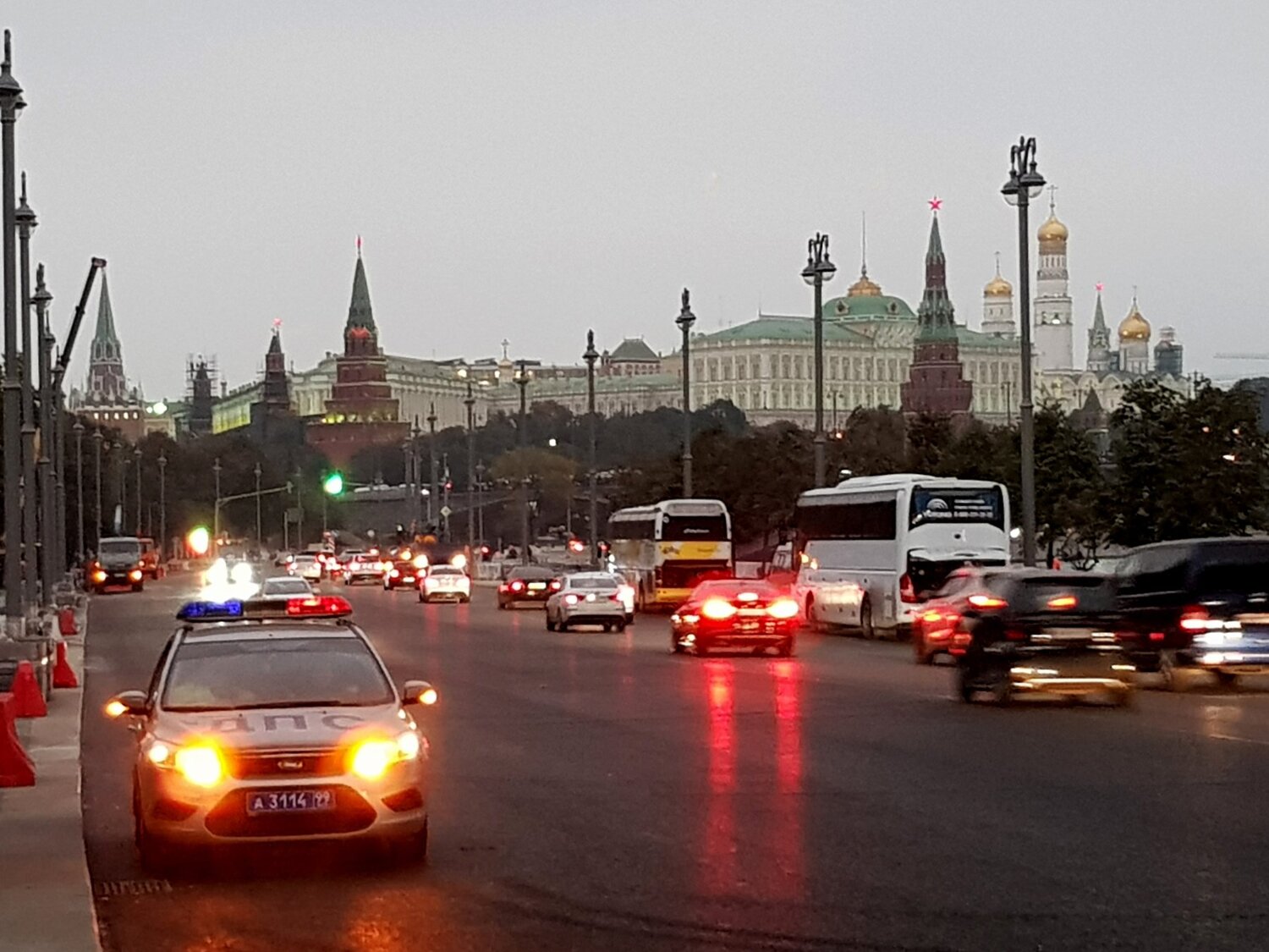 Движение возле Кремля