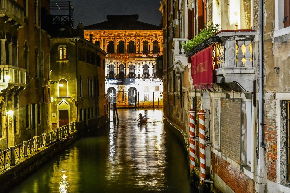 Тень гондольера