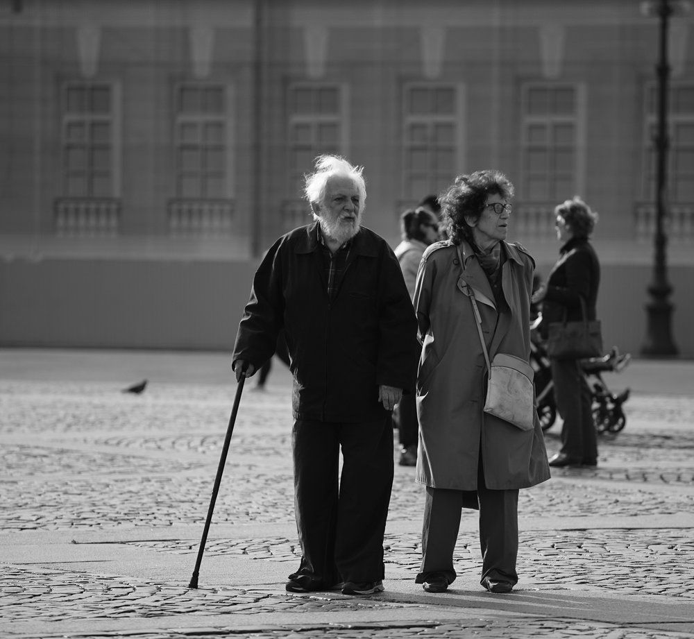 Познать мир жизни мало ...