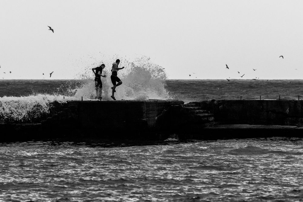 Бегущие от Волны / Running from the Wave