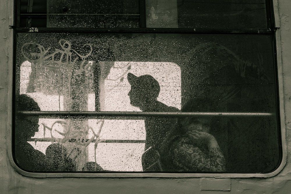 Глядя в трамвайное окно