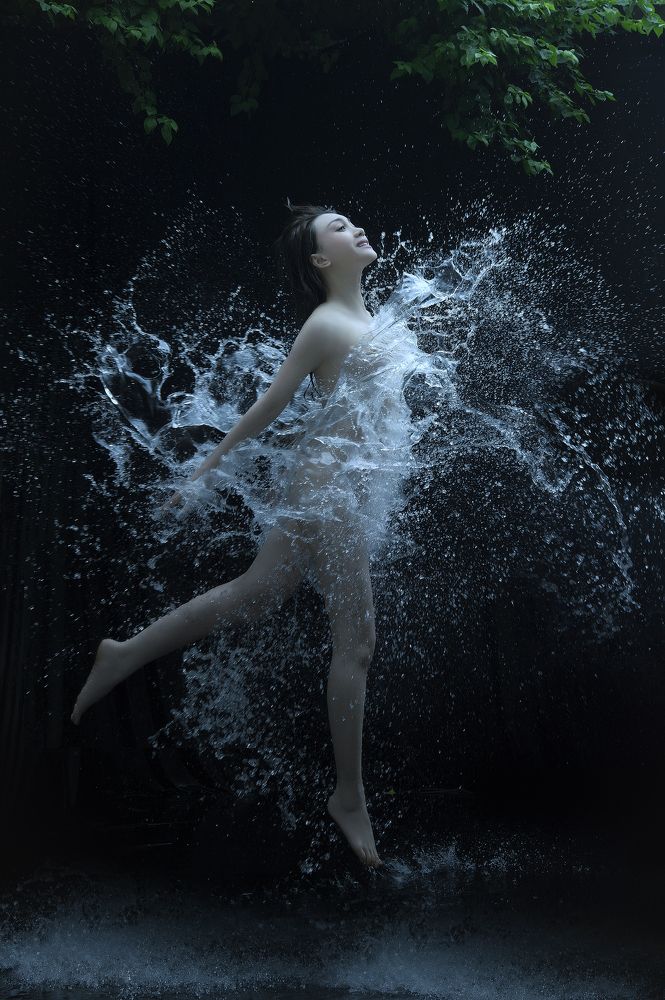 Photograph by Lê Hồng Tuấn