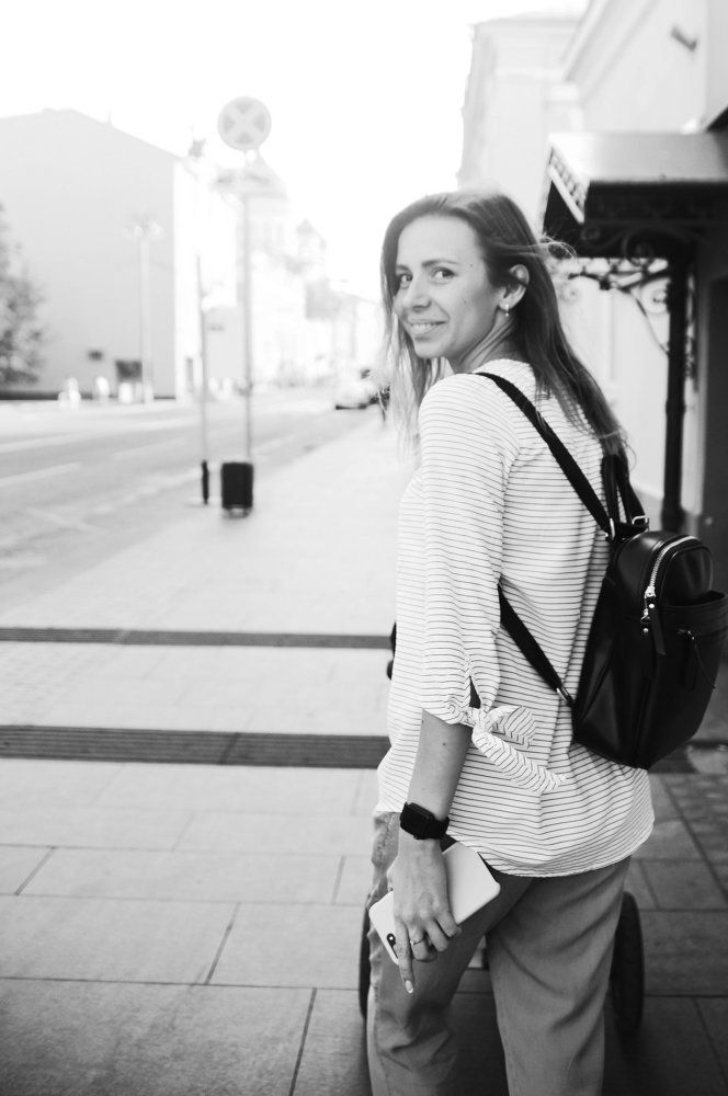 Обернитесь ))