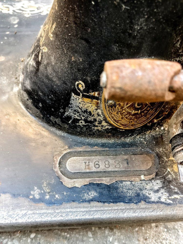 Швейная машина, бортовой номер: H683...