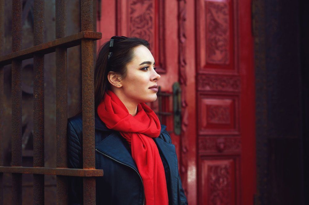 Портрет девушки в городе