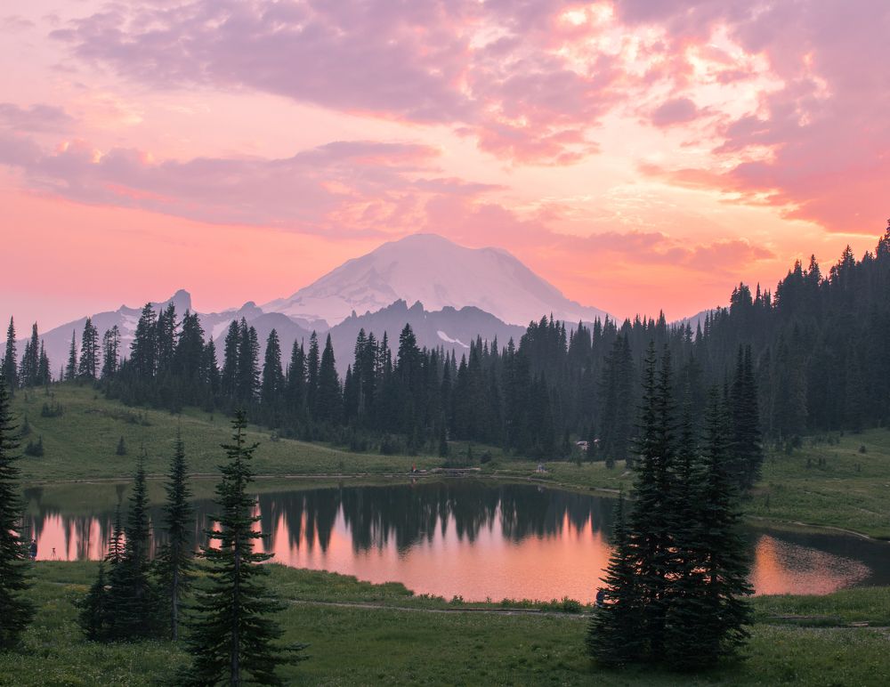 The mountain that watches over Washington