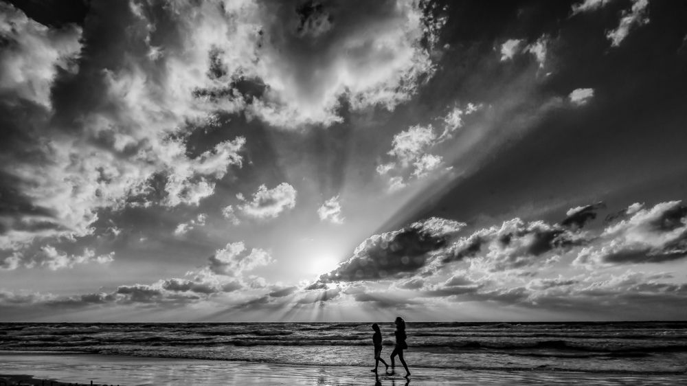 Вдоль пляжа