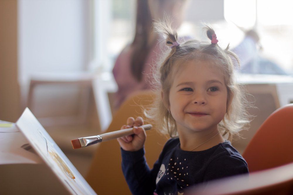 Маленькая художница.