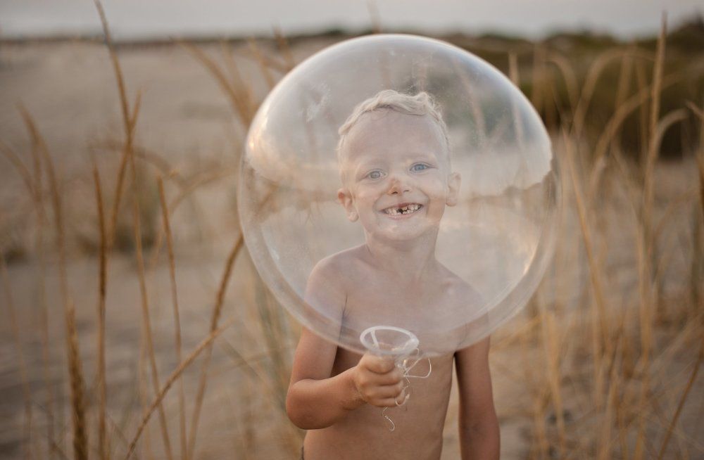 Мальчик с шаром