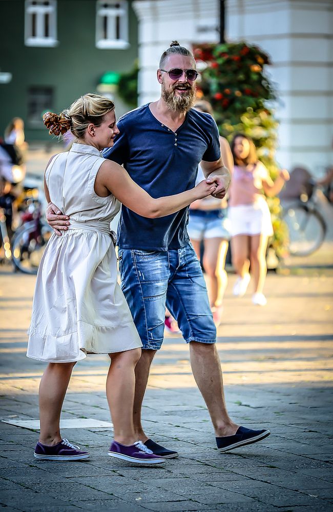 Жизнь - это танец любви, любовь - это танец двух жизней