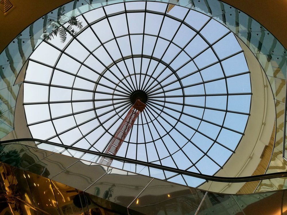 Под куполом