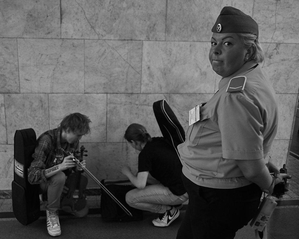 Нарушители.