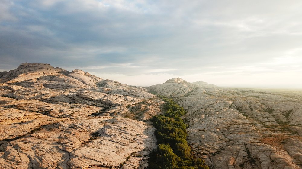 Рассвет в урочище Бектау-Ата (Казахстан)