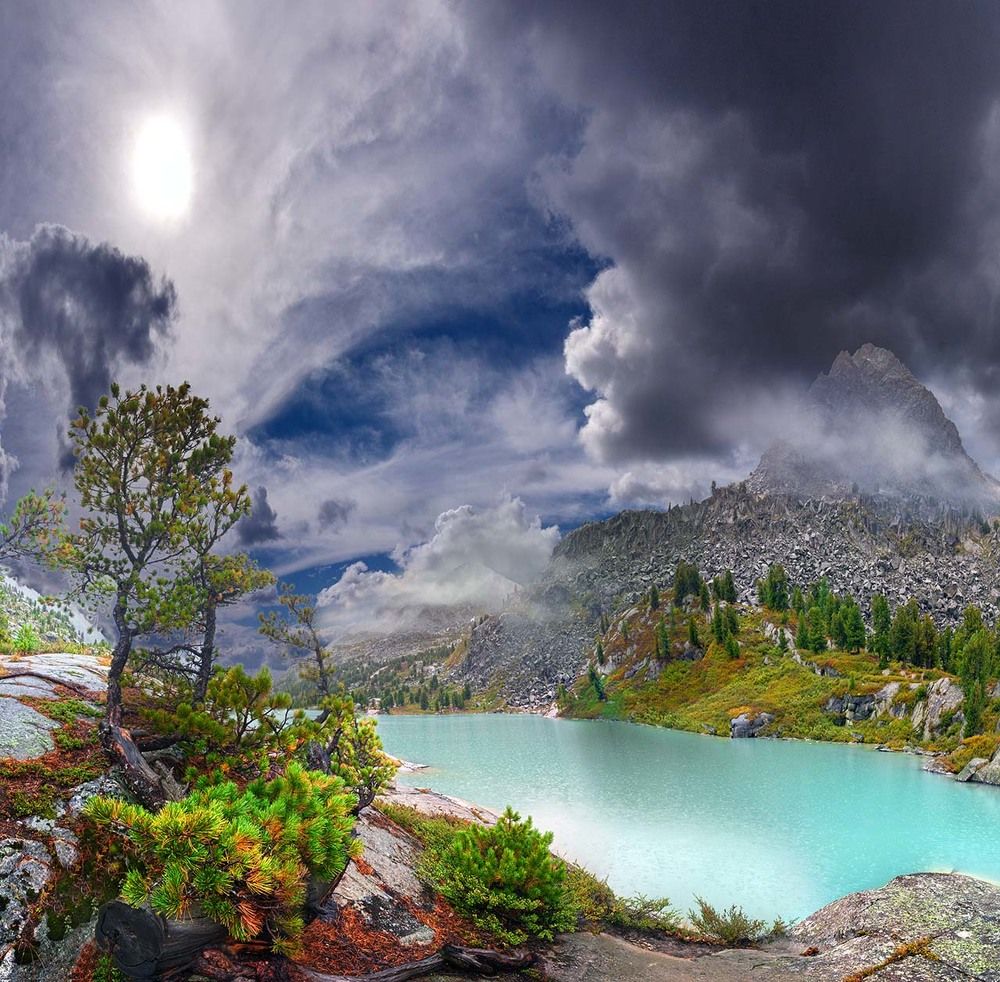 Дождь над озером Дарашколь. Алтай.