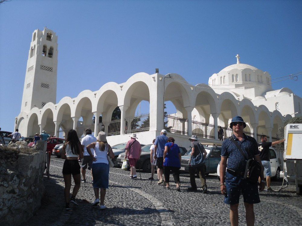 Санторини. Фира. Христианский православный собор.