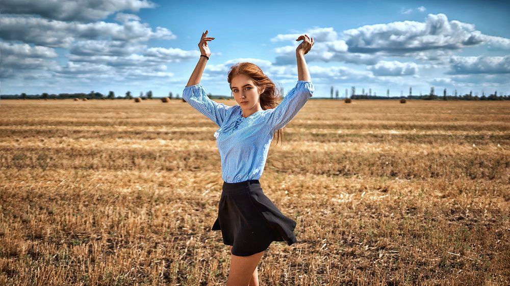 Даша на поле