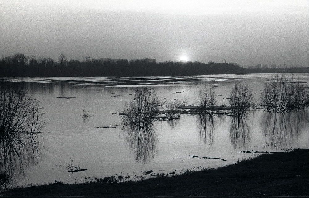 Ледоход 2018 на Иртыше (Ice drift 2018 on Irtysh)