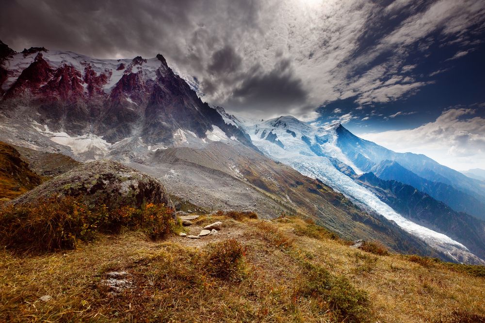 Горы и камень